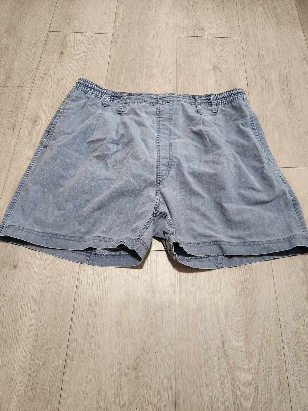 Vintage Retro Fashion 80s Royal Light Wash Denim Pleated Shorts Medium